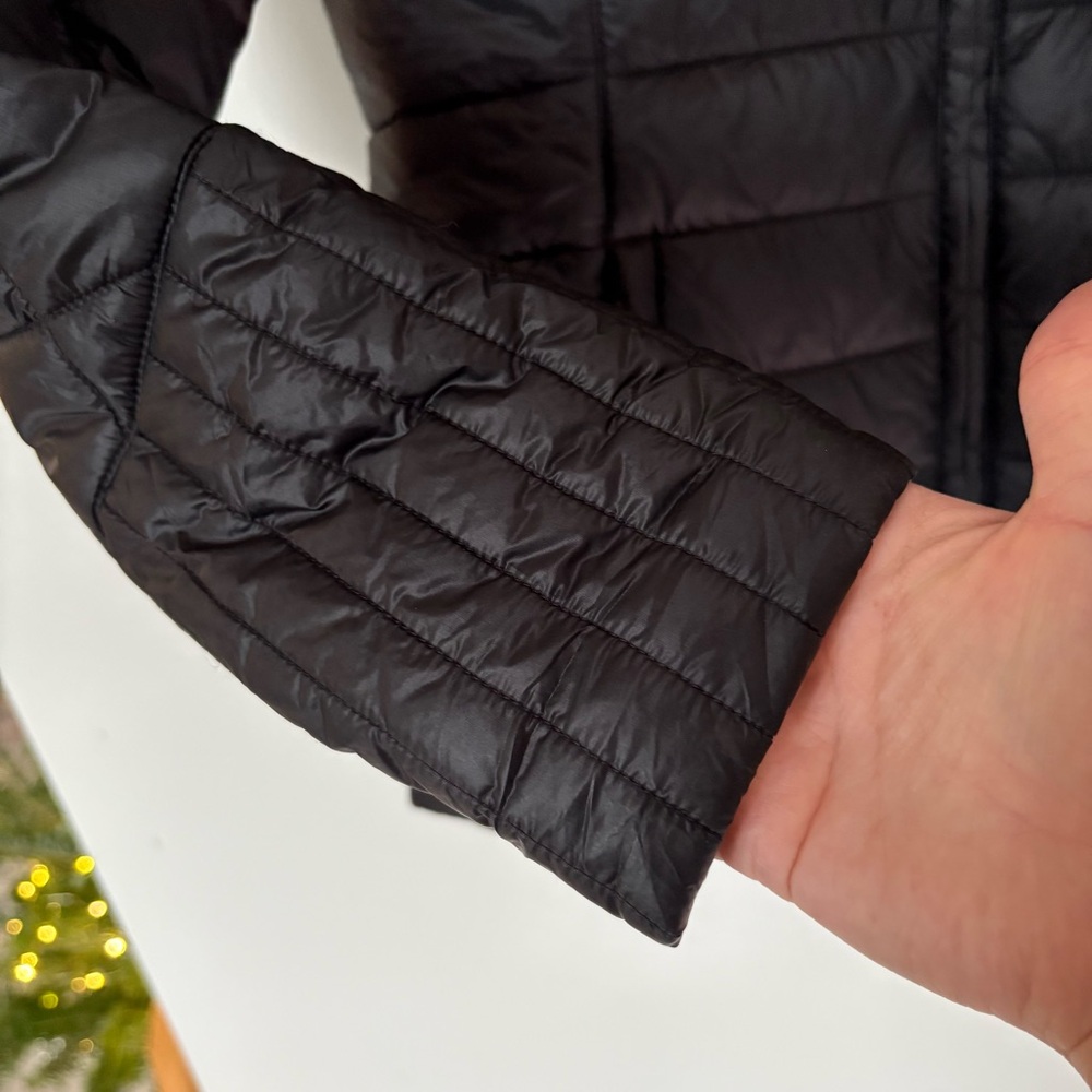 **SOLD*** Patagonia Woman’s Puffer Radalie Insulated Jacket Size XS Black - Picture 5 of 14
